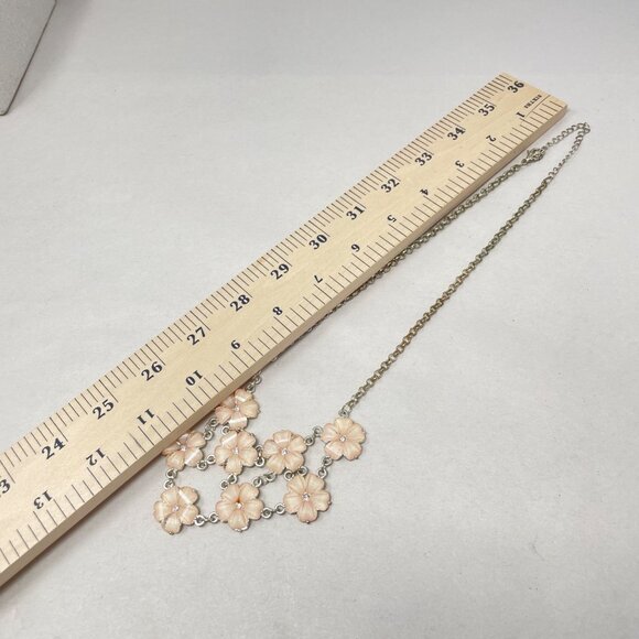 Floral Lucite Cluster Bib‎ Necklace Iridescent Light Pink Silver-Tone Coquette - Picture 7 of 10